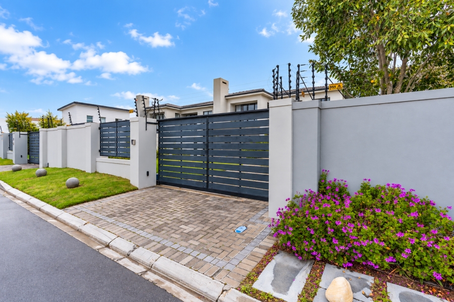 4 Bedroom Property for Sale in Parklands North Western Cape